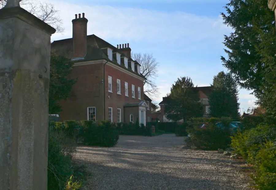 Hall End, Beaconsfield   geograph.org.uk   687945