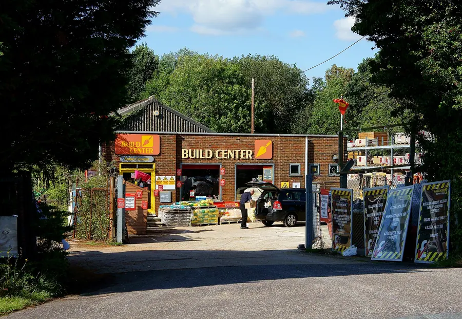 Build Centre, Burgess Hill, Sussex   geograph.org.uk   2553490