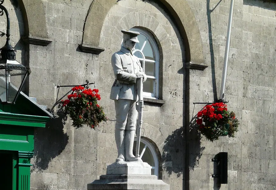 Cofeb Ryfel y Bont faen   Cowbridge War Memorial