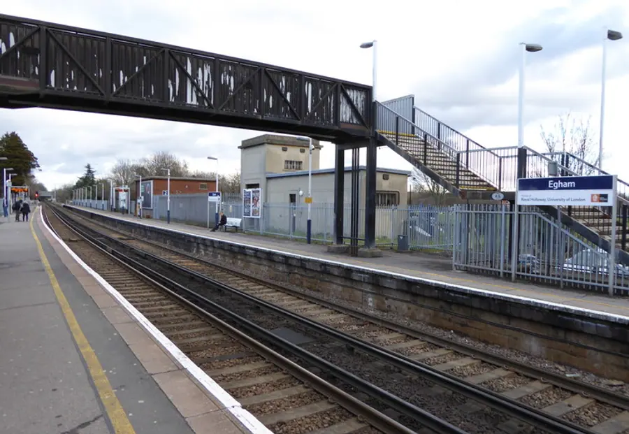 Footbridge in Egham railway station   geograph.org.uk   4360505