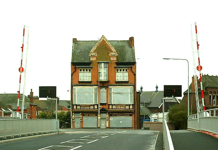 Goole (Old Goole), The New Bridge Hotel   geograph.org.uk   157244