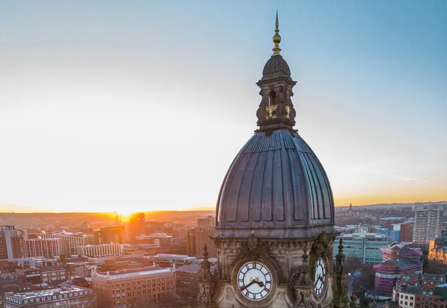 Leeds Town Hall and skyline