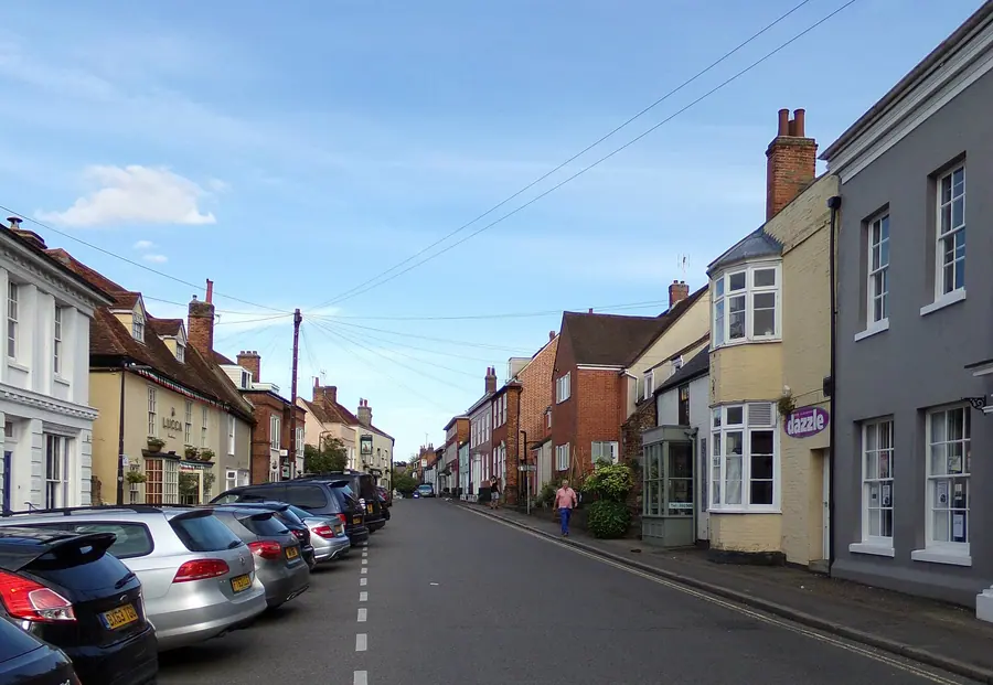 B1352 High Street, Manningtree   geograph.org.uk   5887908