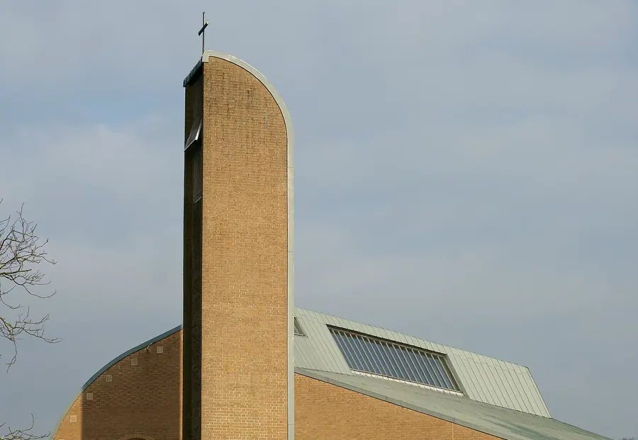 St.Joseph's Catholic Church, Redhill, Surrey   geograph.org.uk   3776341