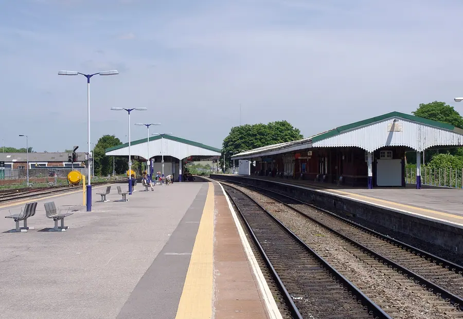 Westbury railway station MMB 29